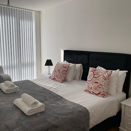 Berks Luxury Serviced Apartments , Free Parking, Free Gym And Free Wifi Bracknell Chambre photo