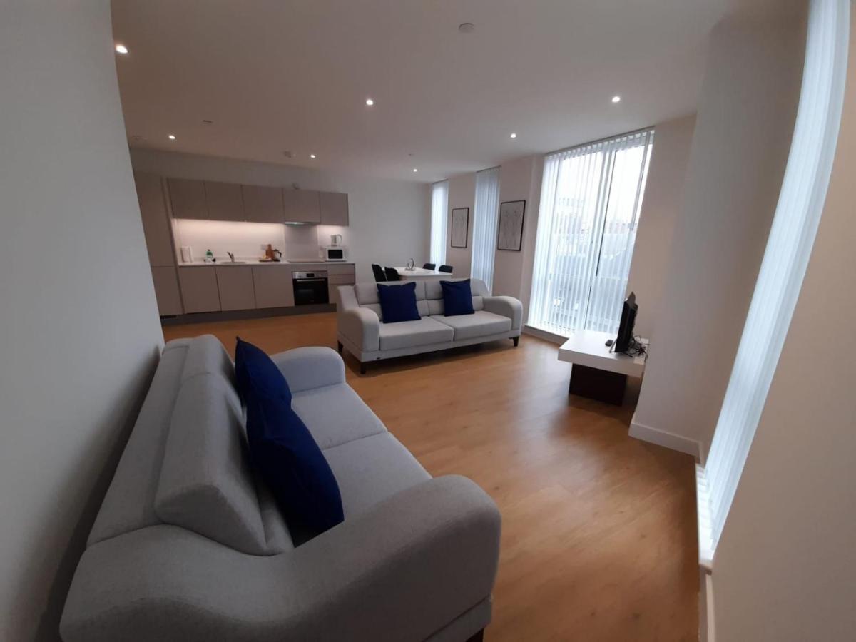 Berks Luxury Serviced Apartments , Free Parking, Free Gym And Free Wifi Bracknell Extérieur photo