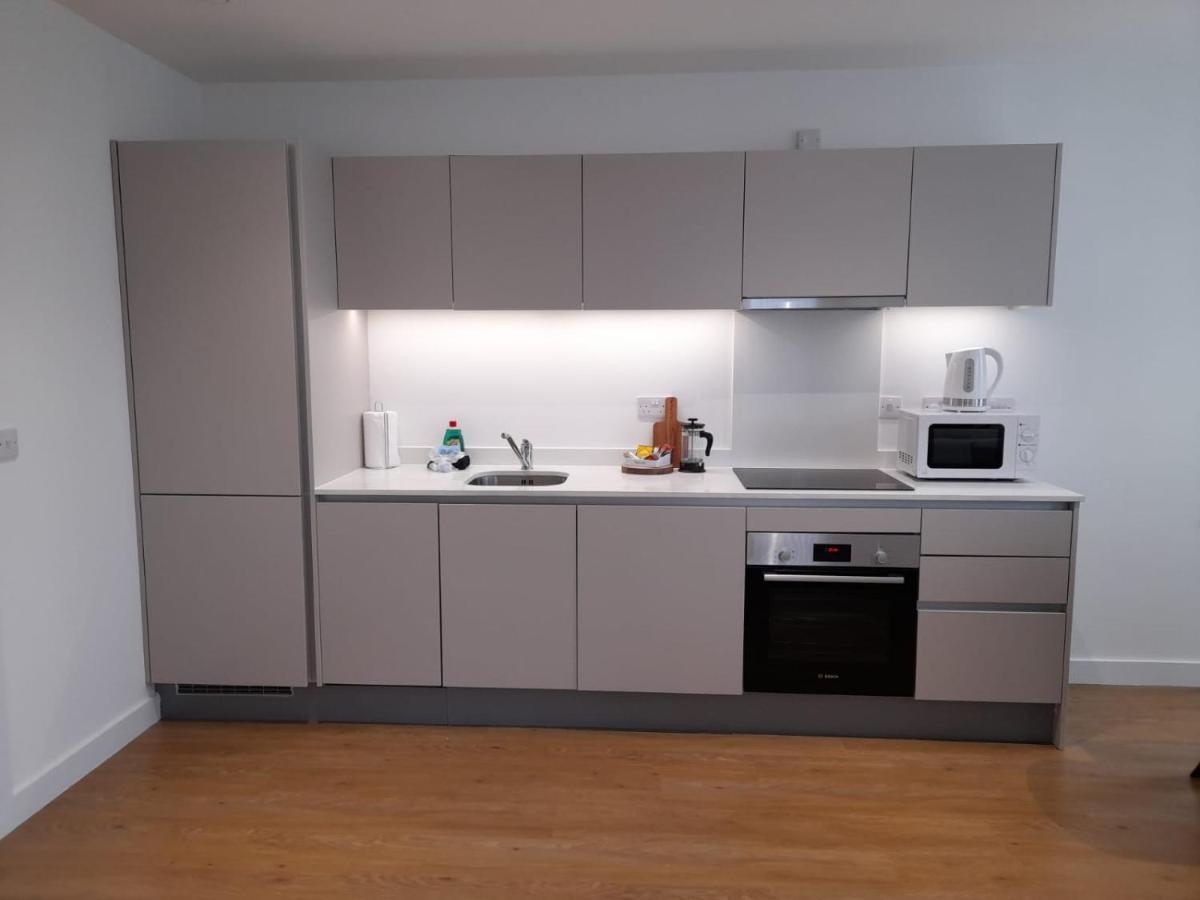 Berks Luxury Serviced Apartments , Free Parking, Free Gym And Free Wifi Bracknell Extérieur photo