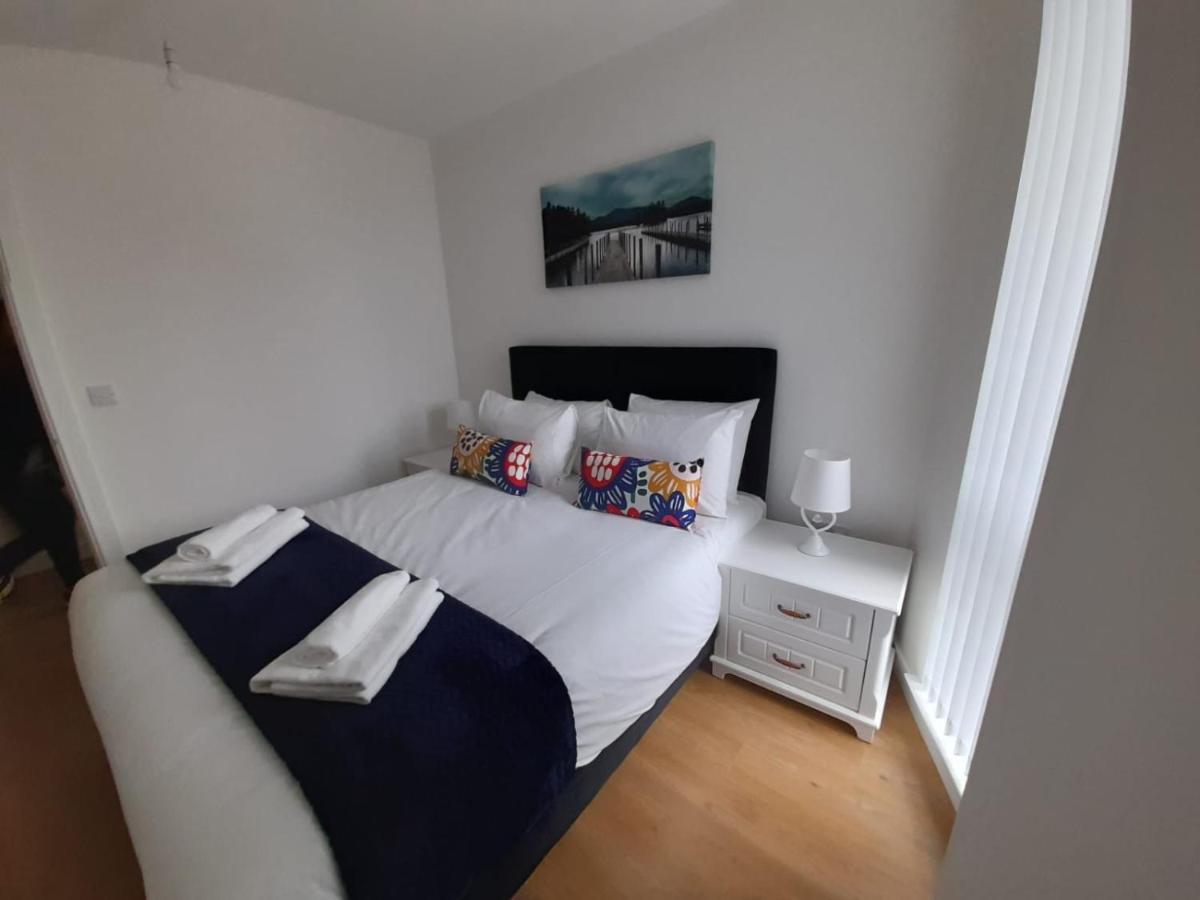 Berks Luxury Serviced Apartments , Free Parking, Free Gym And Free Wifi Bracknell Extérieur photo