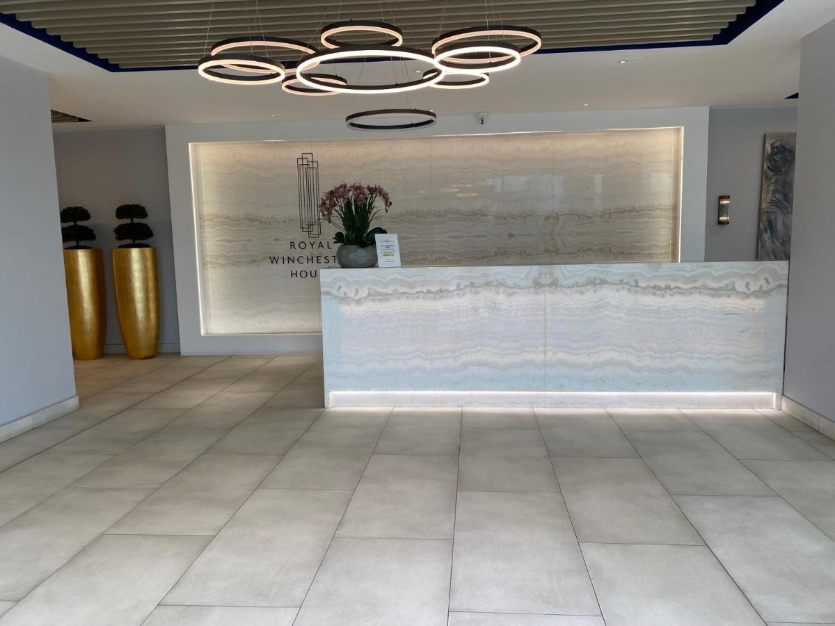Berks Luxury Serviced Apartments , Free Parking, Free Gym And Free Wifi Bracknell Extérieur photo