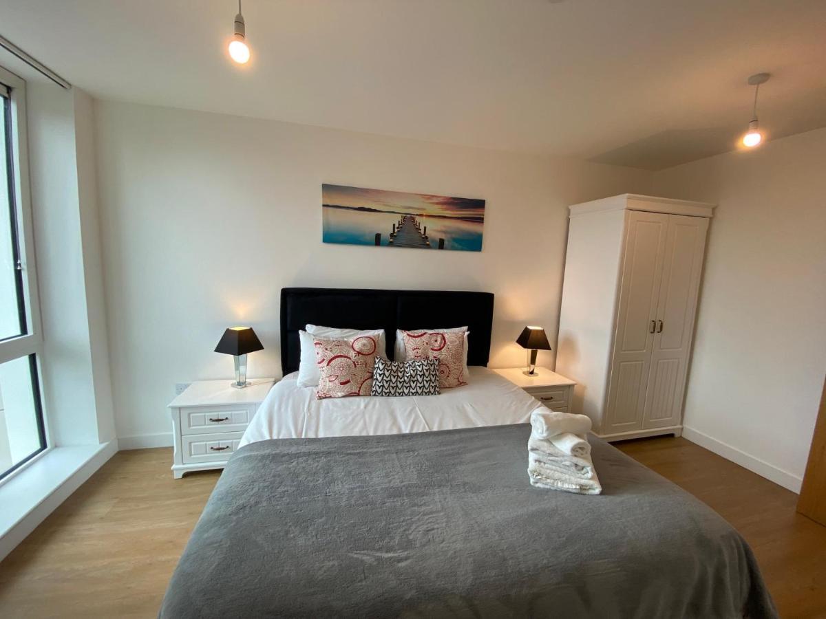 Berks Luxury Serviced Apartments , Free Parking, Free Gym And Free Wifi Bracknell Extérieur photo